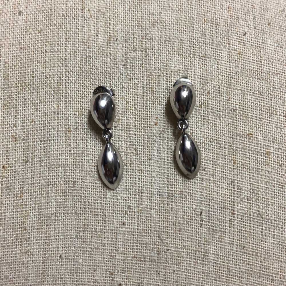 SALE!! James Avery Drop Earrings